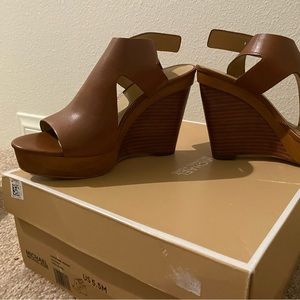 NWT Michael Kors wedges size 5.5